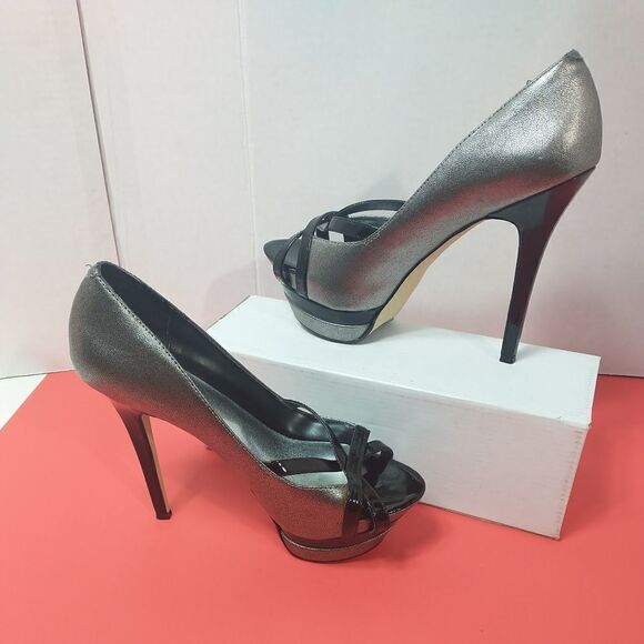 Women’s BAKERS SZ 8B  High Stiletto Heel  Peep Toes  pole shoes Silver/Black - Picture 3 of 12